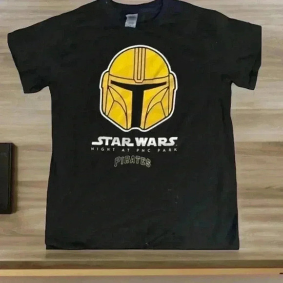 - Pittsburgh Pirates Star Wars Night at PNC Park Small Tee Mandalorian Boba Fett - Picture 2 of 3